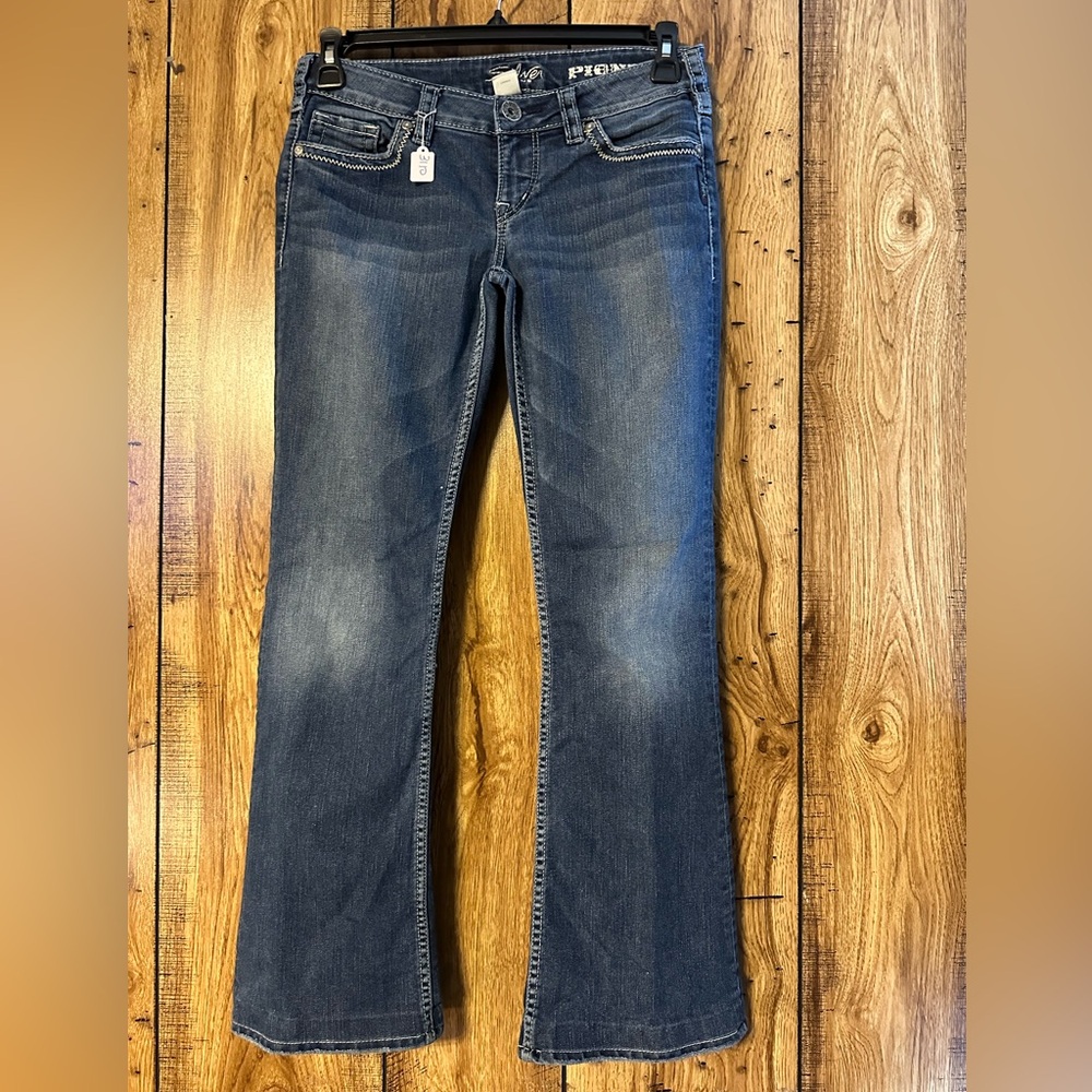 GUC Silver jeans denim jeans. Size 28. Women’s.
